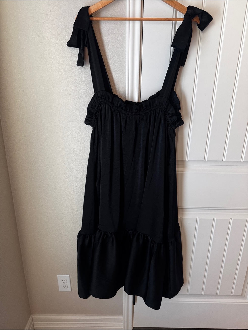 Eloquii Black Dress size 22/24 tie shoulder straps
